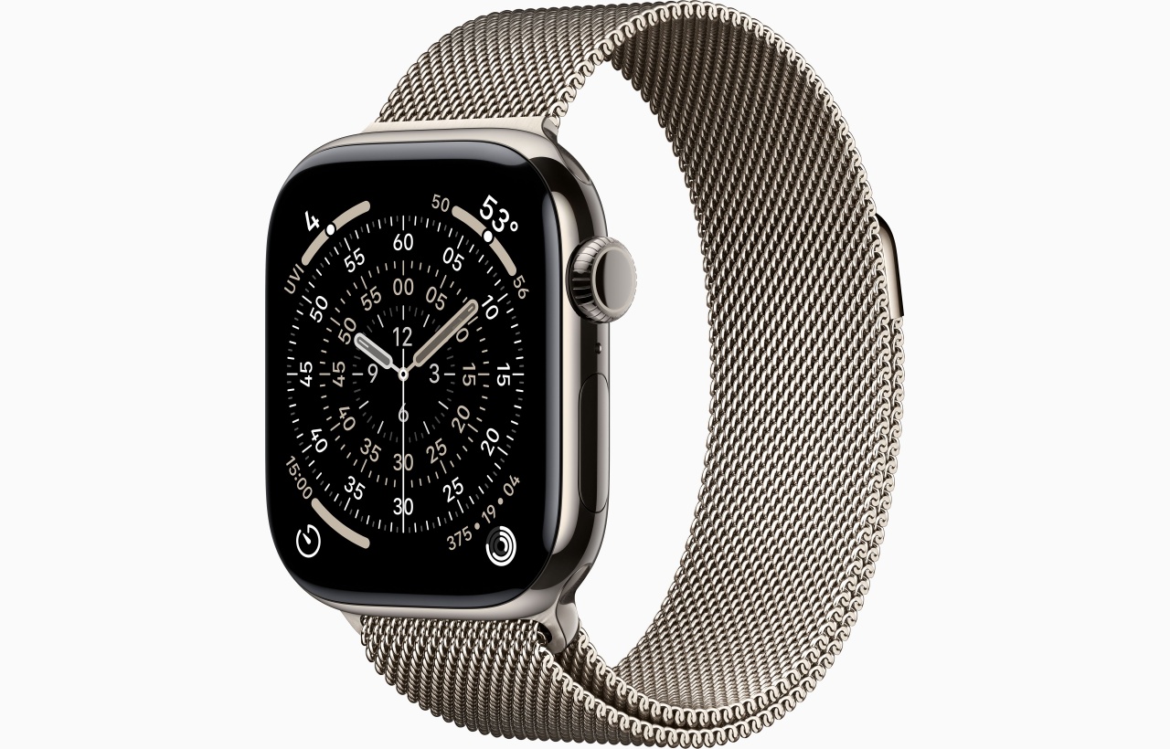 Apple Watch Series 11 GPS + Cellular 42mm Natural Titanium Case with Natural Milanese Loop